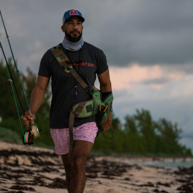 Modelo Camiseta Hombre Redington Logo