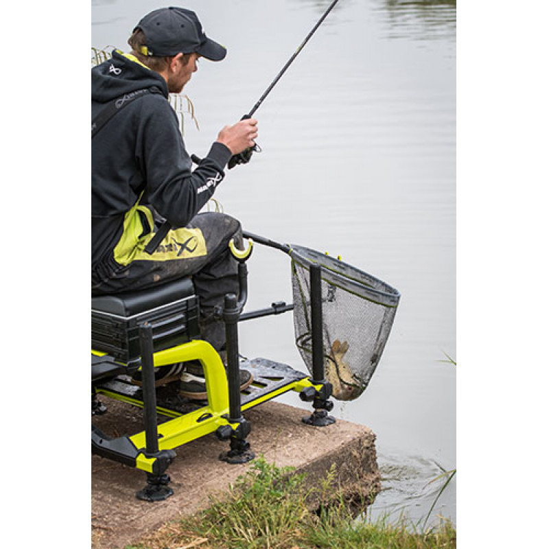 02_sacadera_matrix_carp_landing_net_rubberised_mesh.jpg