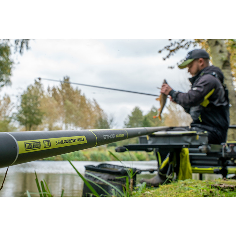 15_mango_sacadera_matrix_ethos_xr_power_3_5m_landing_net_handle.jpg