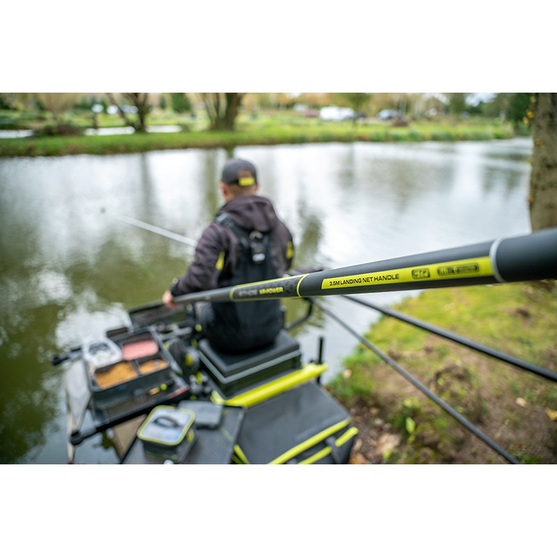 14_mango_sacadera_matrix_ethos_xr_power_3_5m_landing_net_handle.jpg
