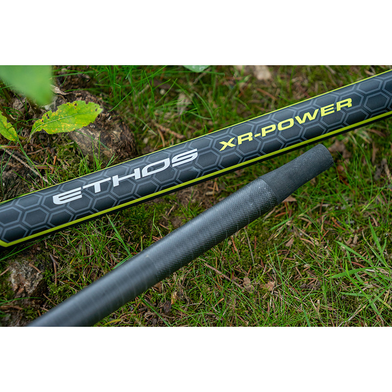 16_mango_sacadera_matrix_ethos_xr_power_4_5m_landing_net_handle.jpg